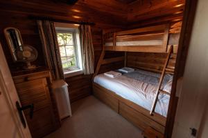 Rustic Log cabin in Snowdonia By Seren Short Stays