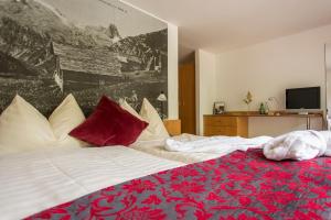 Premium Family Room room in Hotel Rovanada Wellness & BergNatur