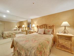 355 Edgewater Inn