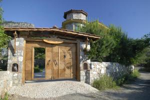 An unspoilt setting, luxurious surroundings and a warm, personal welcome