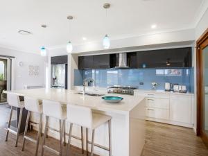 Calypso - 4 Mins Walk to Beach - Community Pool