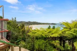 Bach and Relax - Oakura Holiday Home - Hukerenui