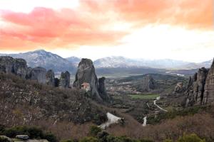 Vila Vasi- Μodern maisonette view Meteora