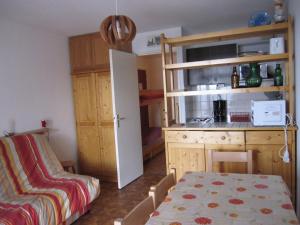 Appartements Boost Your Immo Comete Reallon 109c : photos des chambres