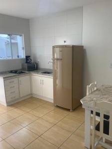 AP FRENTE À PRAÇA BEM LOCALIZADO 02