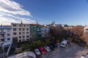 Sunny Central Downtown Apartment