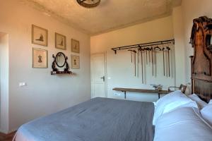 Double Room with Street View