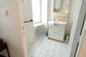 Appartements Meilh - Studio cosy tout equipe 10 min centre ville : photos des chambres