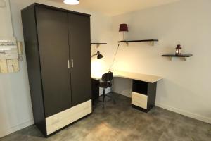 Appartements Meilh - Studio cosy tout equipe 10 min centre ville : photos des chambres