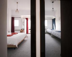 Modern 2 Bedroom Apartment Next to Metro - Marousi