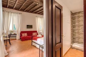 Deluxe Quadruple Room room in Piccolo Trevi Suites