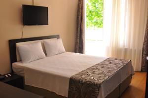 Standard Double Room with Balcony room in Emsa Otel Maltepedeki Eviniz