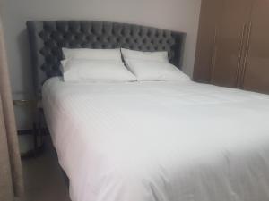 Hotel-styled apartment Spare room shared space Fourways