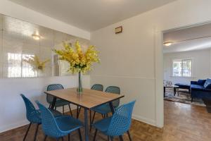 Los Angeles 3 Bedroom Charmer Large Guest House