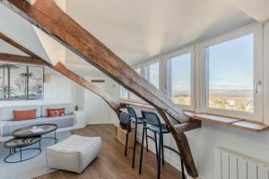 Là-Haut - 3 Panorama of the Estuary - City Center