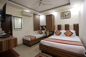 Hotel Dreamland Dx-5 Mints walk From New Delhi Railways Station