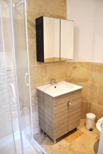 Hotels Hotel le Thurot : Appartement Standard