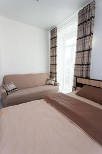 Центр. Хмельницького 6а. 2 кімнати.