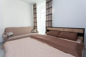 Центр. Хмельницького 6а. 2 кімнати.