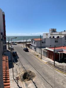 Dto en SANTA TERESITA rento por semana de fin de semana a fin de semana, a 1 cuadra de la playa y 4 del centro p 4 a 6 pax