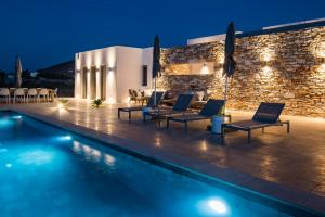 Bracket House Paros
