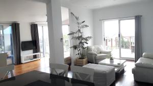 Maple Villa - The Beach House by the bay
