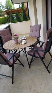 “Apartment Golden Peace”