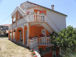 obrázek - Apartments Zvone - 100 m from sea