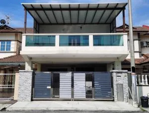 BBT Double Storey Balcony Bukit Tinggi Home - Batu Unjor
