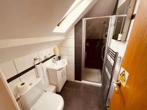 Standard Twin Room room in OYO Flagship Anchor Hotel