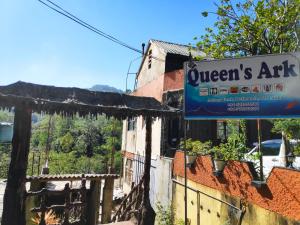 Queens Ark