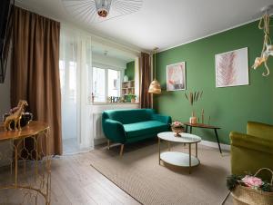 Amazon - DeLuxe One Bedroom