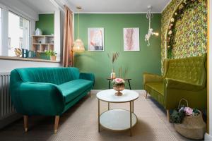 Amazon - DeLuxe One Bedroom