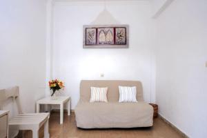 Babis - LOGGOS APARTMENTS
