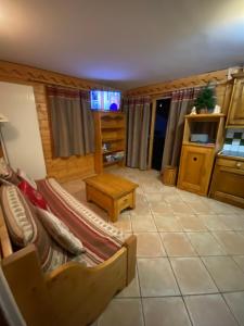 Appartement ski aux pieds dans résidence premium piscine, sauna hamam