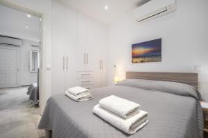 One-Bedroom Apartment room in Anius Apartments