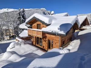 Chalet neuf 14 pers proximité La Clusaz et Grand Bornand