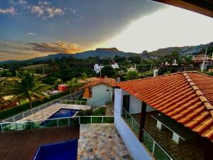 Vista Espetacular em Escarpas com Piscina