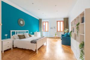 iFlat Spanish Steps Blue Apartment - abcRoma.com