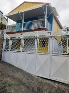 Maison charmante à Morne-à-l'Eau avec jardin clôturé - Vieux Bourg