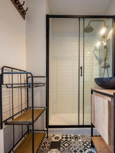B&B / Chambres d'hotes La Tour Pom'Pin : photos des chambres