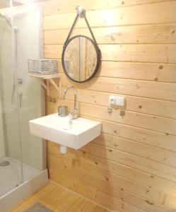Chalets Charmant chalet a Cornillon-Confoux avec piscine partagee : photos des chambres