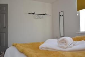Modern 3 bed home, Free Parking, Free Netflix and WIFI