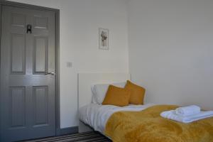 Modern 3 bed home, Free Parking, Free Netflix and WIFI