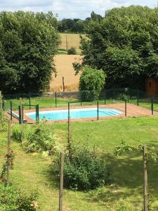 Maisons d'hotes Au Presbytere de Dagmar : Chambre Double avec Salle de Bains Privative
