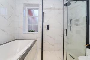 The Presidential Suite, with Free Parking!