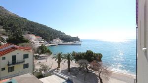 Apartments on the beach-Drvenik