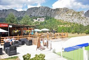 Campings Camping La Pinatelle : photos des chambres