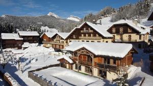 Hotels Logis Hotel & Spa Beau-Site : photos des chambres