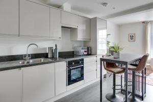 Studio Apartment - Central Chelmsford Location